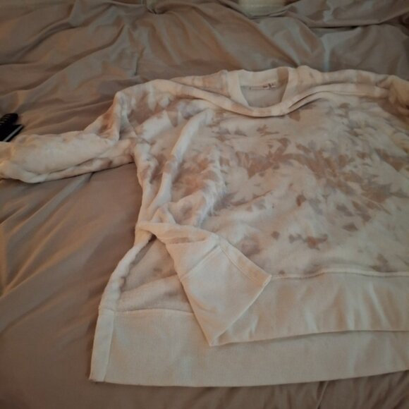 SO Women's Cream, Tan, And Gray Super Soft Oversized Casual Sweatshirt - Picture 5 of 7